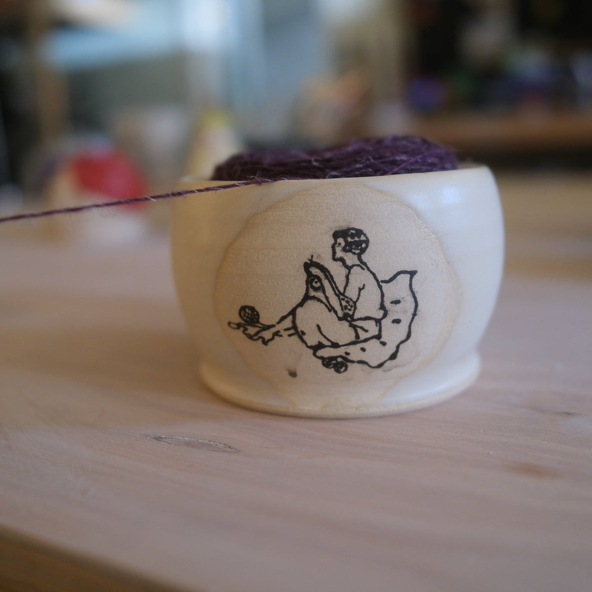 Vintage Knit Gal - Yarn Bowl Round